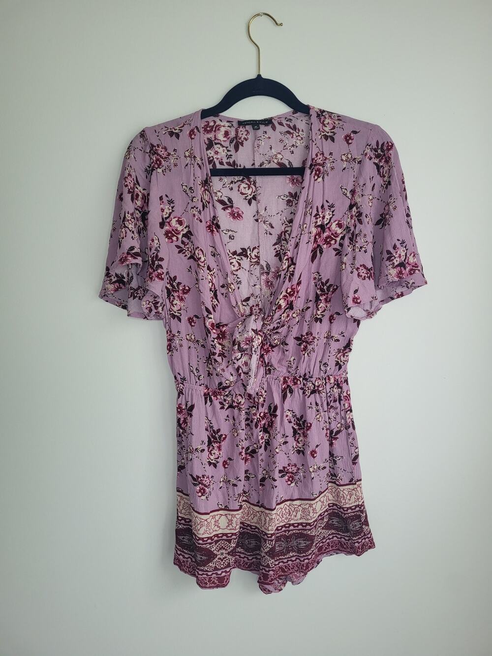 Kendall & Kylie Lavender Floral Tie Front Romper Boho Flutter Sleeve Romantic M